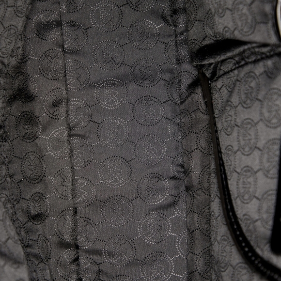 Michael Kors Black Shoulder Bag & Gold Accents NWT - Picture 5 of 9